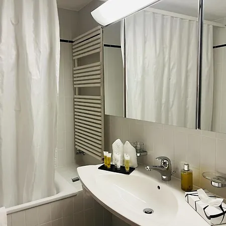 Albana 4*